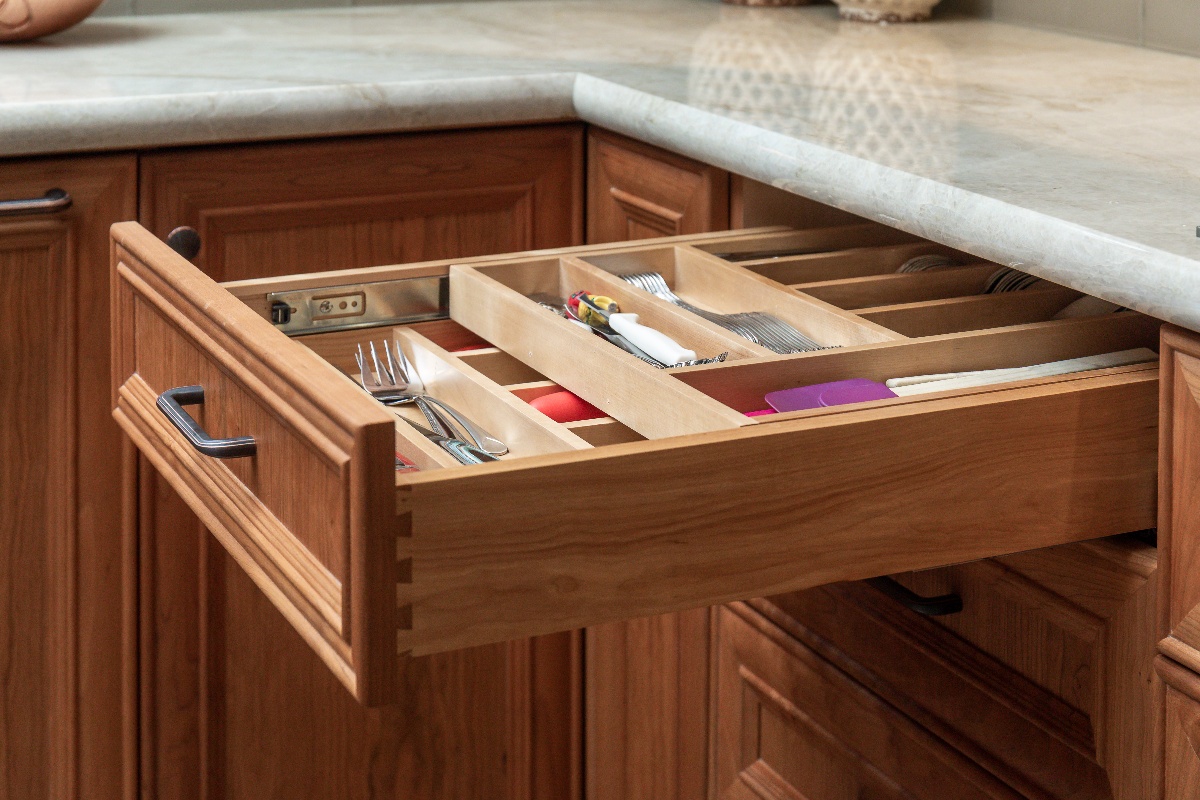 Utensil Holder for kitchen dining ware and shelves