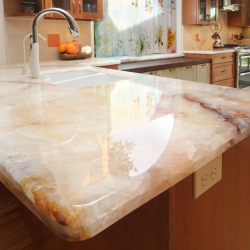 Kitchen with transparent quartzite countertop